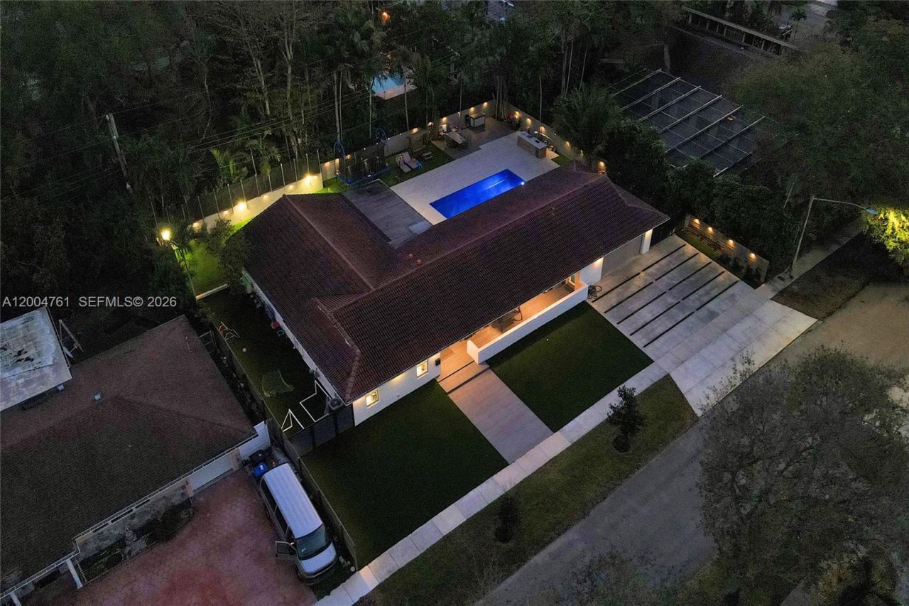 2126 NE 187th St, North Miami Beach, FL 33179 Photo