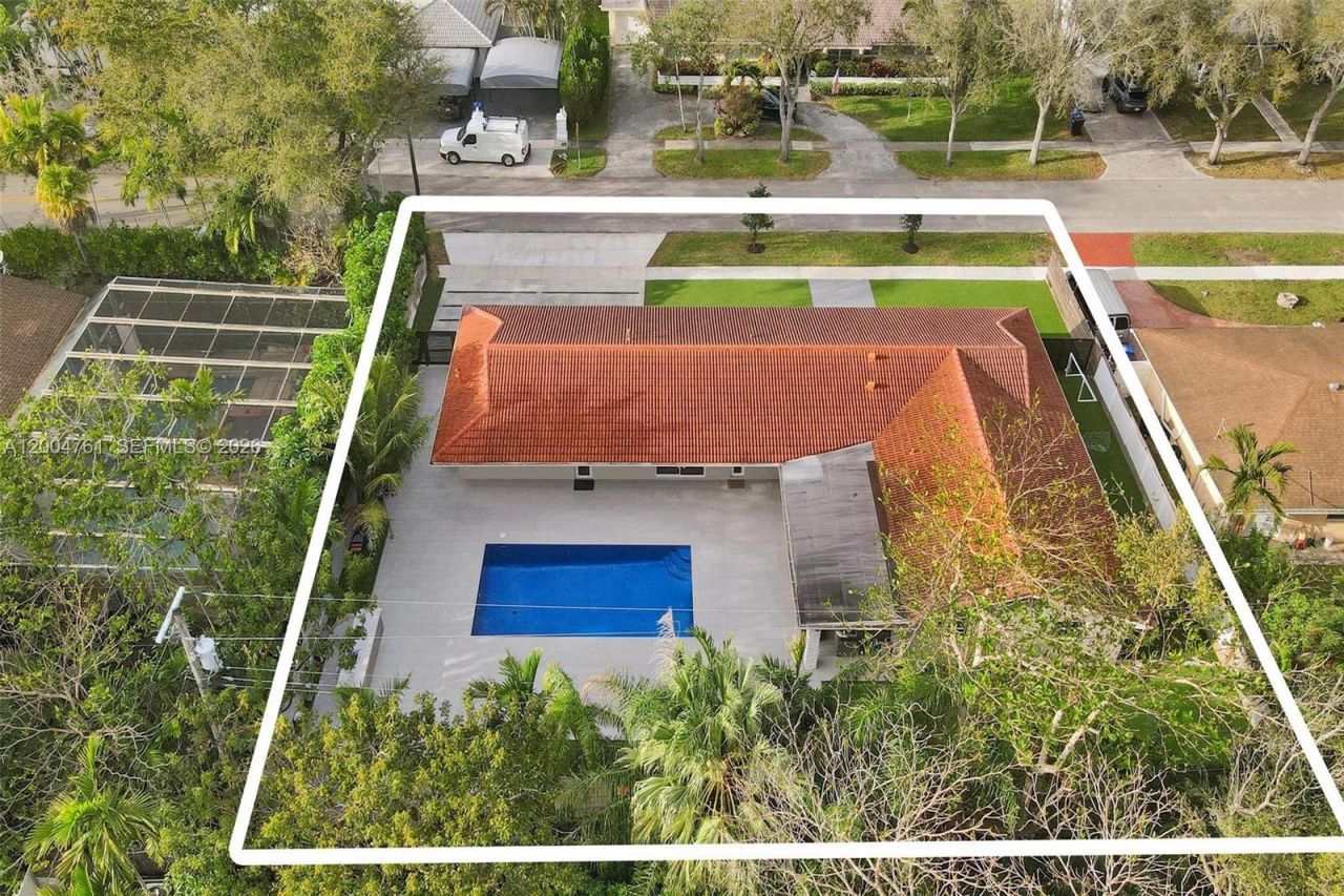 2126 NE 187th St, North Miami Beach, FL 33179 Photo