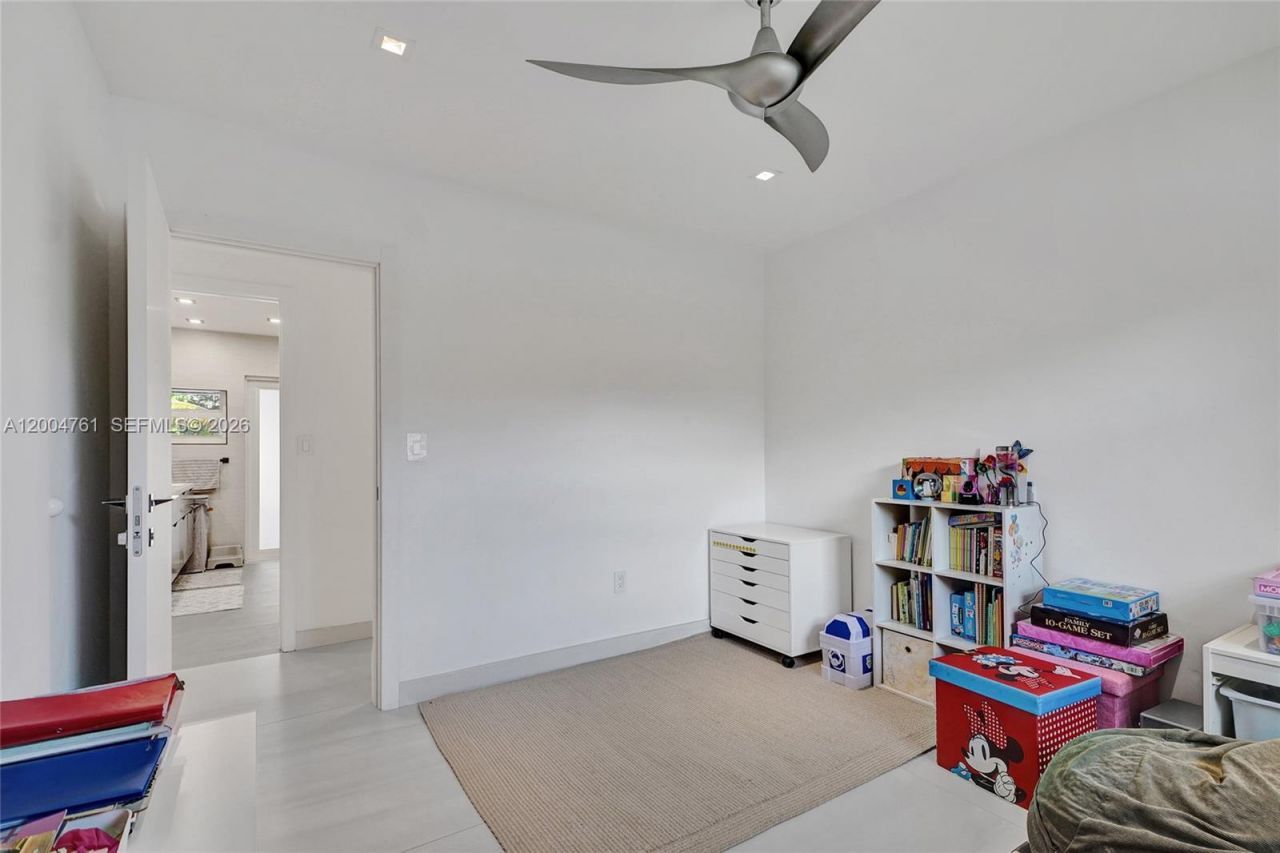 2126 NE 187th St, North Miami Beach, FL 33179 Photo