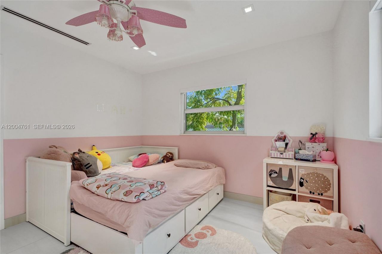 2126 NE 187th St, North Miami Beach, FL 33179 Photo