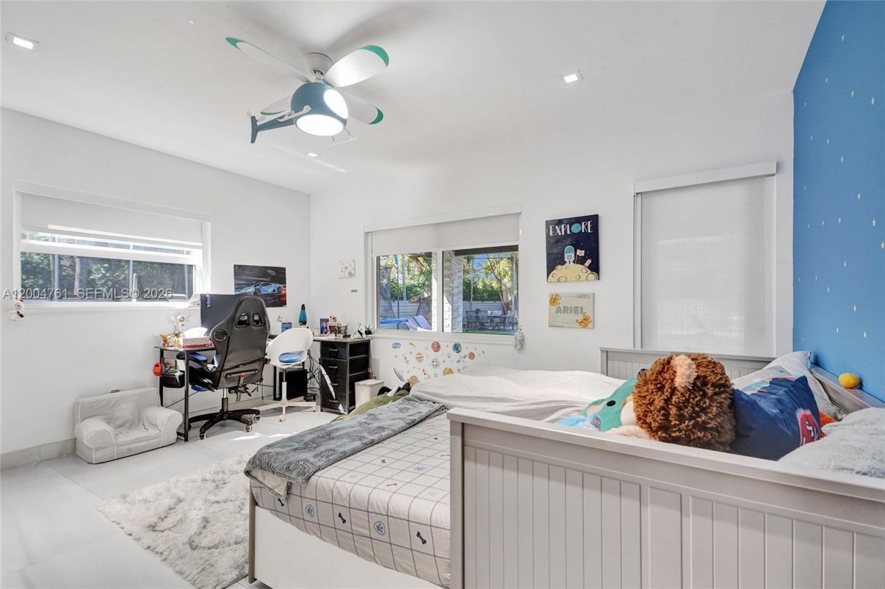 2126 NE 187th St, North Miami Beach, FL 33179 Photo