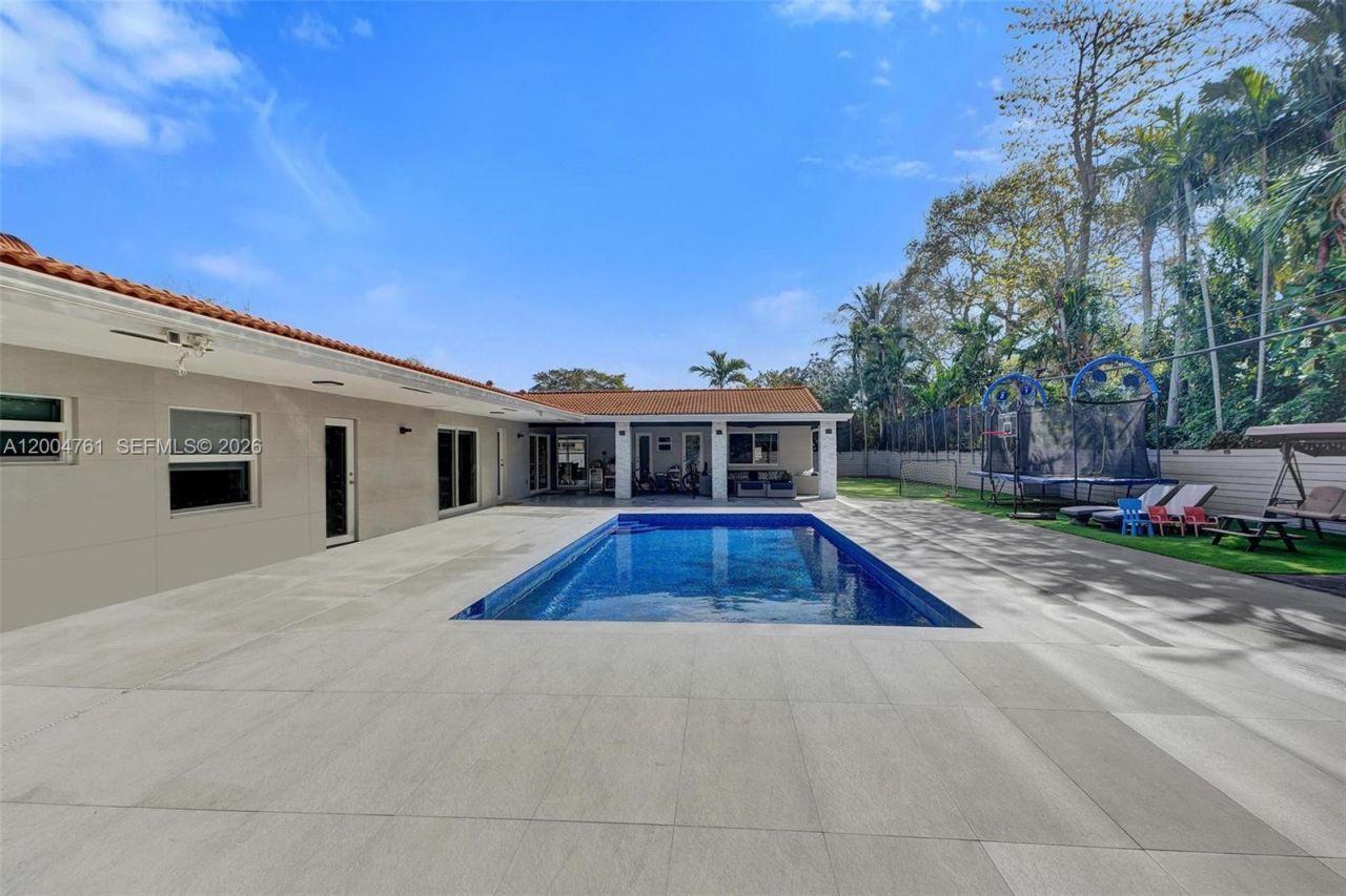 2126 NE 187th St, North Miami Beach, FL 33179 Photo