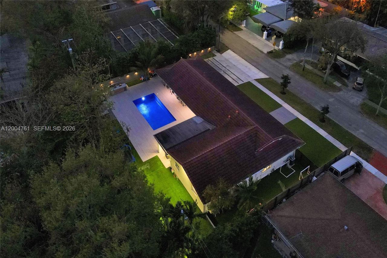 2126 NE 187th St, North Miami Beach, FL 33179 Photo