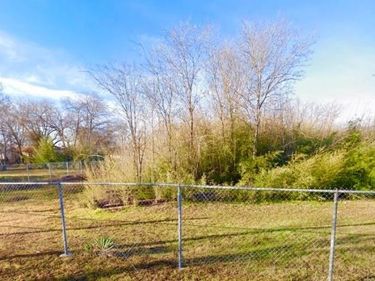 421 Diamond Avenue, Fort Worth, TX 76102