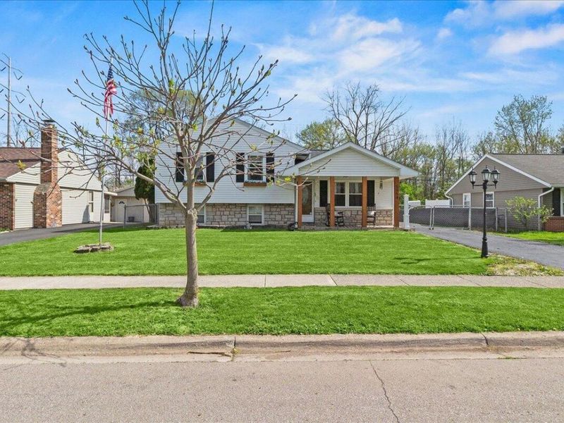 5054 Drivemere Road, Hilliard, OH 43026 Photo 2