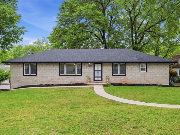 5201 Newton Street, Overland Park, KS 66202