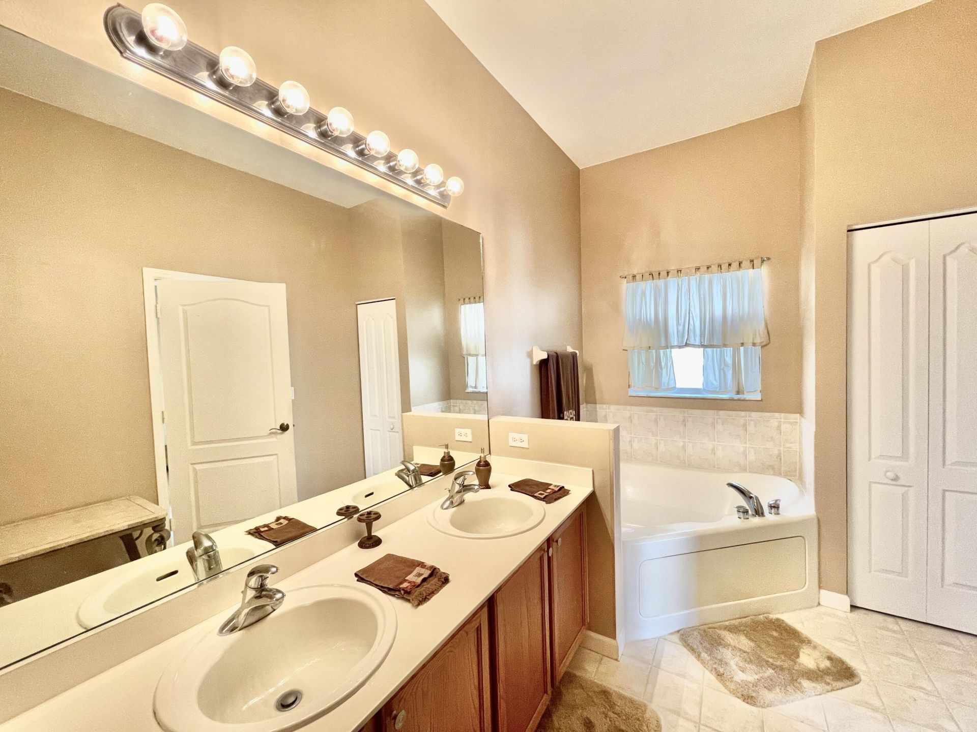 137 Canterbury Place, Royal Palm Beach, FL 33414 Photo