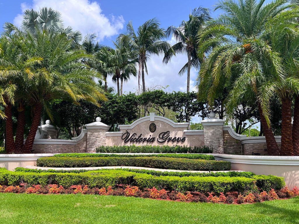 137 Canterbury Place, Royal Palm Beach, FL 33414 Photo