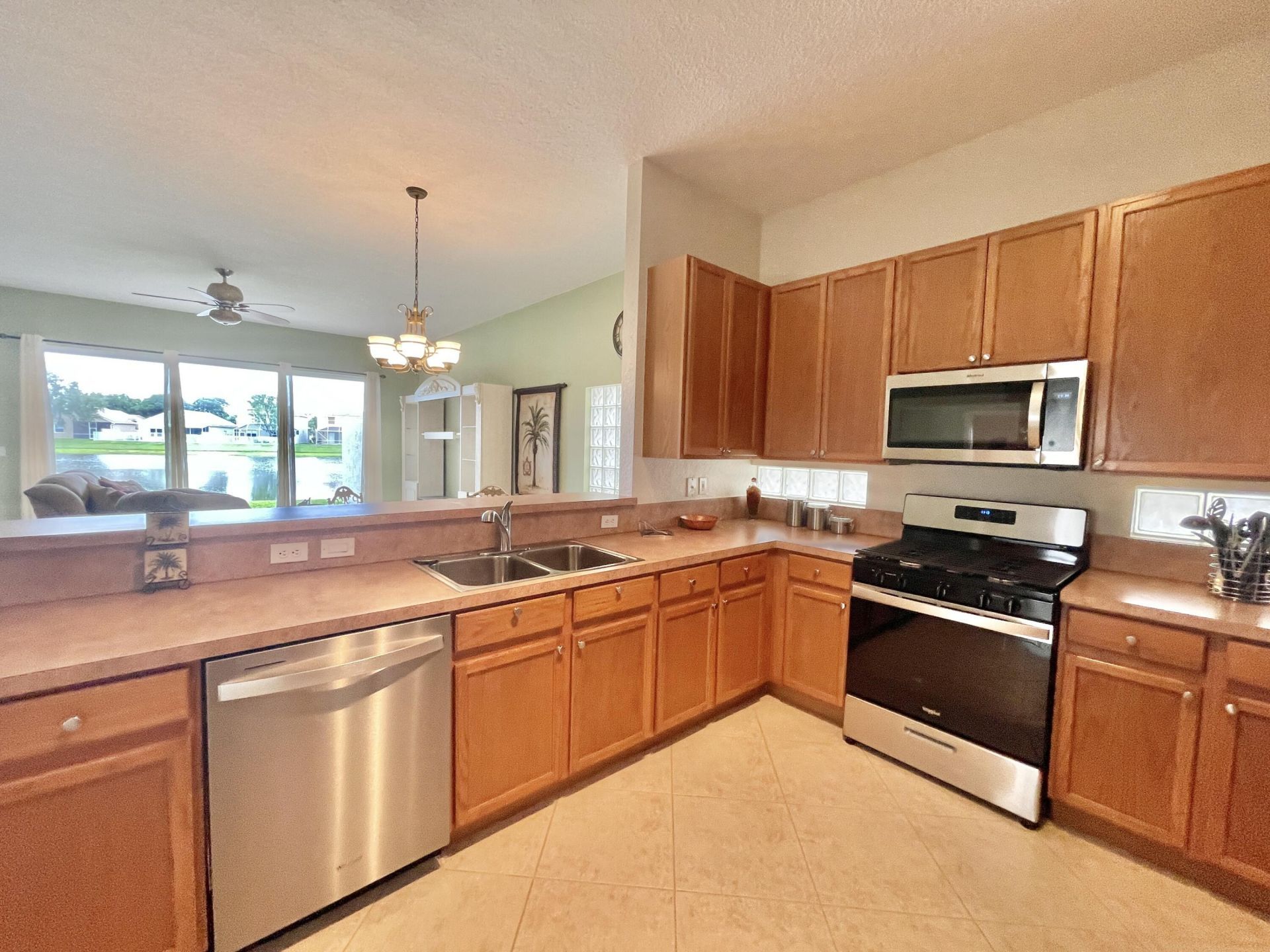 137 Canterbury Place, Royal Palm Beach, FL 33414 Photo