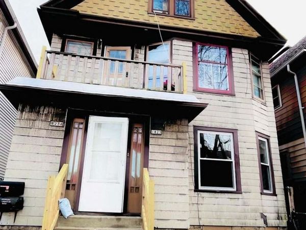 1823 W Becher St STREET W, Unit 1823A, Milwaukee, WI 53215