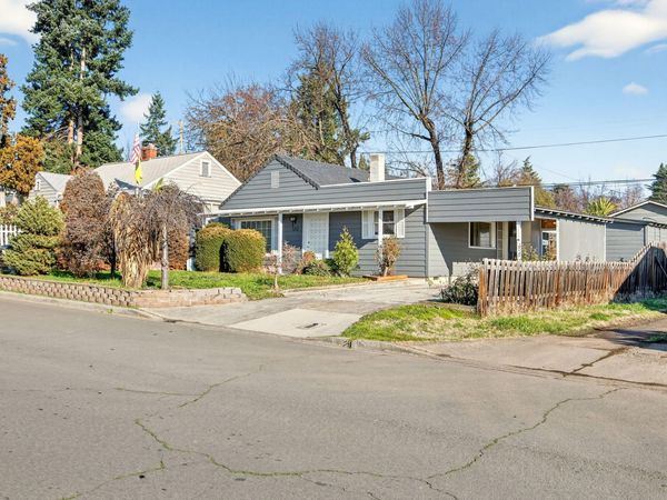 522 Pearl Street, Medford, OR 97504