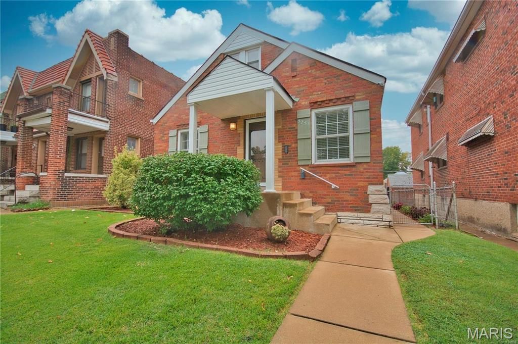 5251 Pernod Avenue, Saint Louis, MO 63139 Main Photo