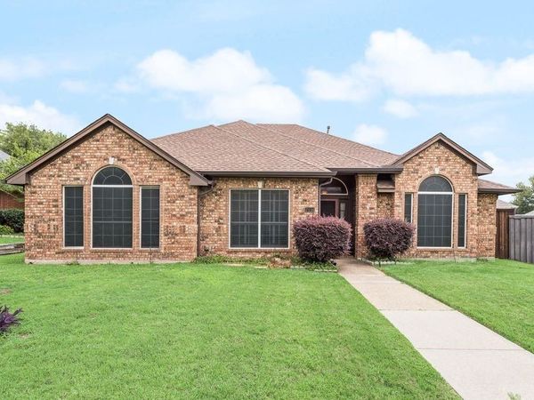 2114 Greenstone Trail , Carrollton, TX 75010