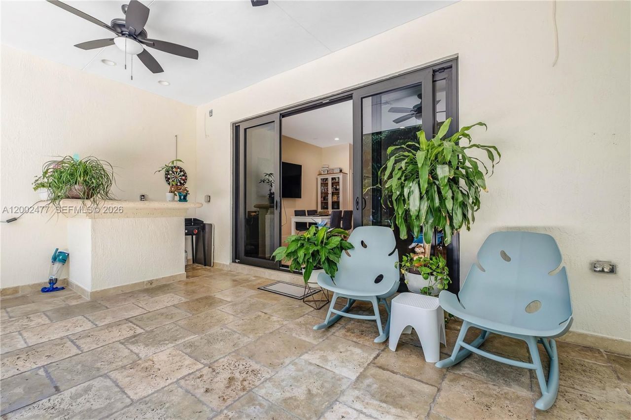 3141 Day Ave , Unit 3141, Miami, FL 33133 Photo