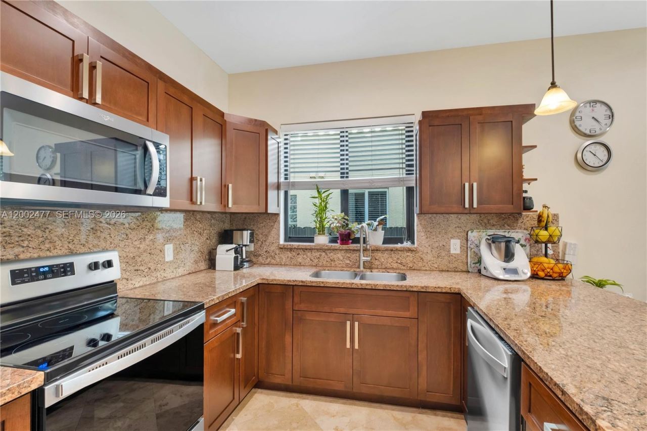 3141 Day Ave , Unit 3141, Miami, FL 33133 Photo