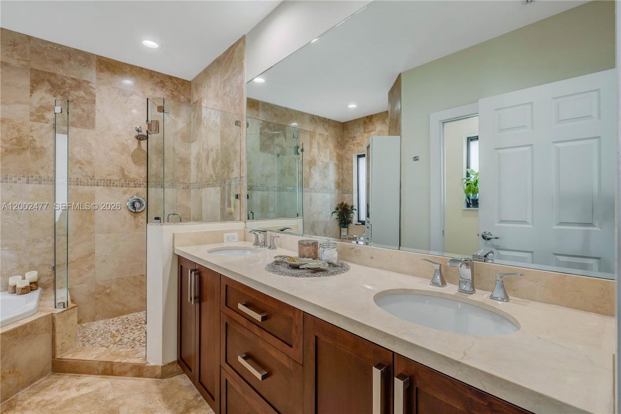 3141 Day Ave , Unit 3141, Miami, FL 33133 Photo