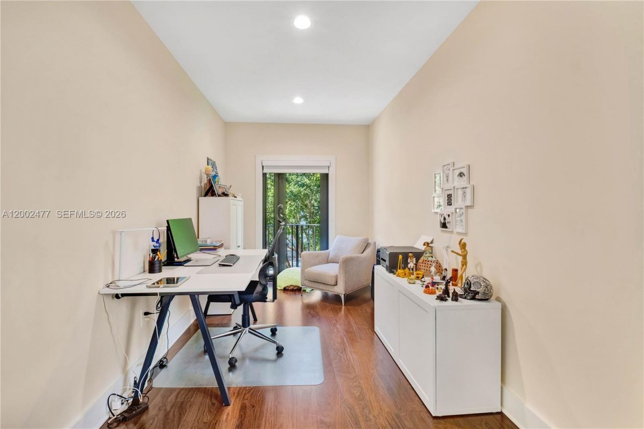 3141 Day Ave , Unit 3141, Miami, FL 33133 Photo