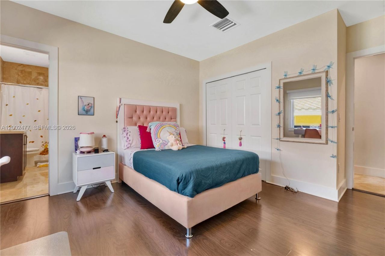 3141 Day Ave , Unit 3141, Miami, FL 33133 Photo