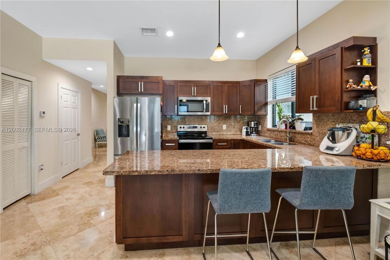 3141 Day Ave , Unit 3141, Miami, FL 33133 Photo