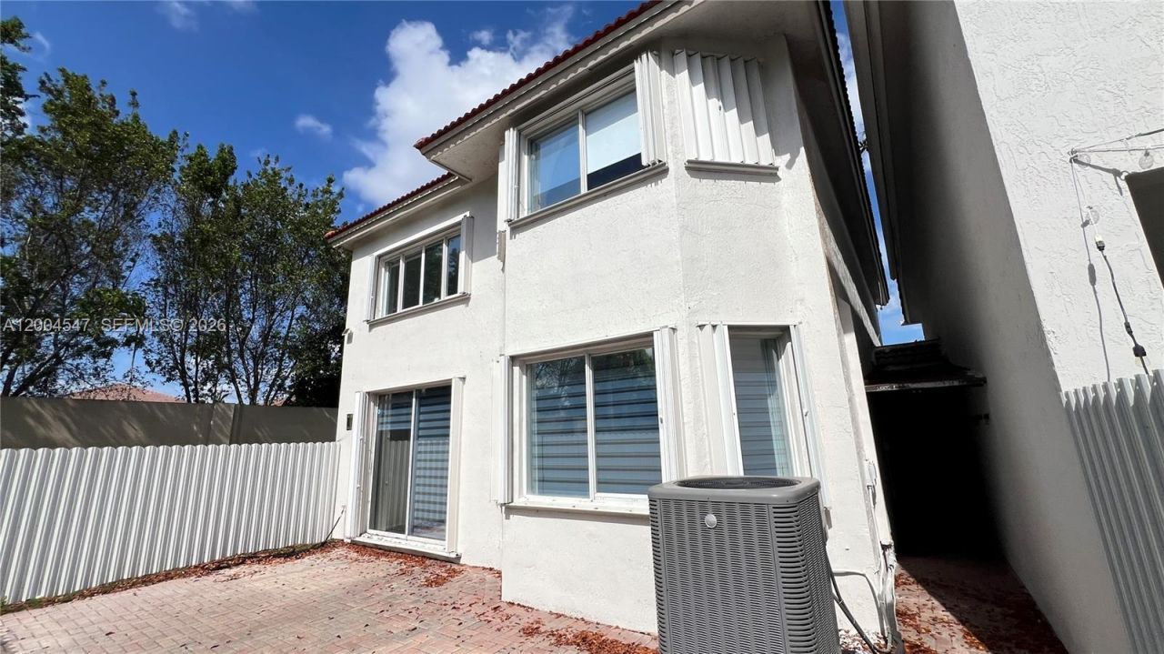 7392 NW 112th Ct , Unit 7392, Doral, FL 33178 Photo