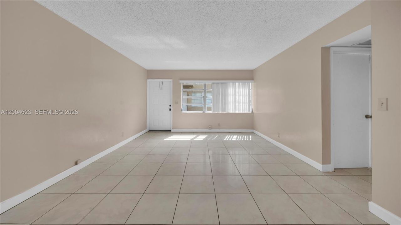 9964 Twin Lakes Dr , Unit 35-B, Coral Springs, FL 33071 Photo