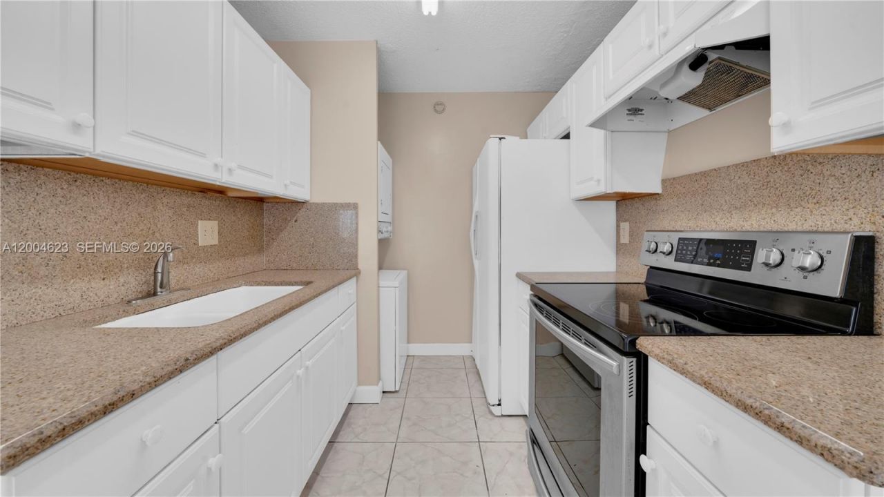 9964 Twin Lakes Dr , Unit 35-B, Coral Springs, FL 33071 Photo