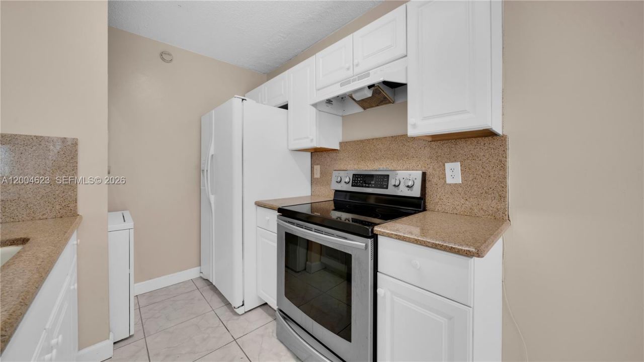 9964 Twin Lakes Dr , Unit 35-B, Coral Springs, FL 33071 Photo