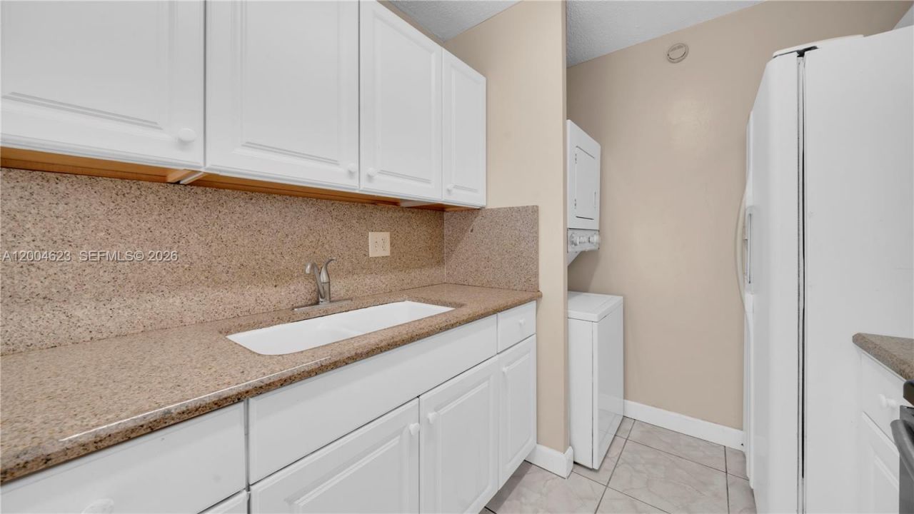 9964 Twin Lakes Dr , Unit 35-B, Coral Springs, FL 33071 Photo