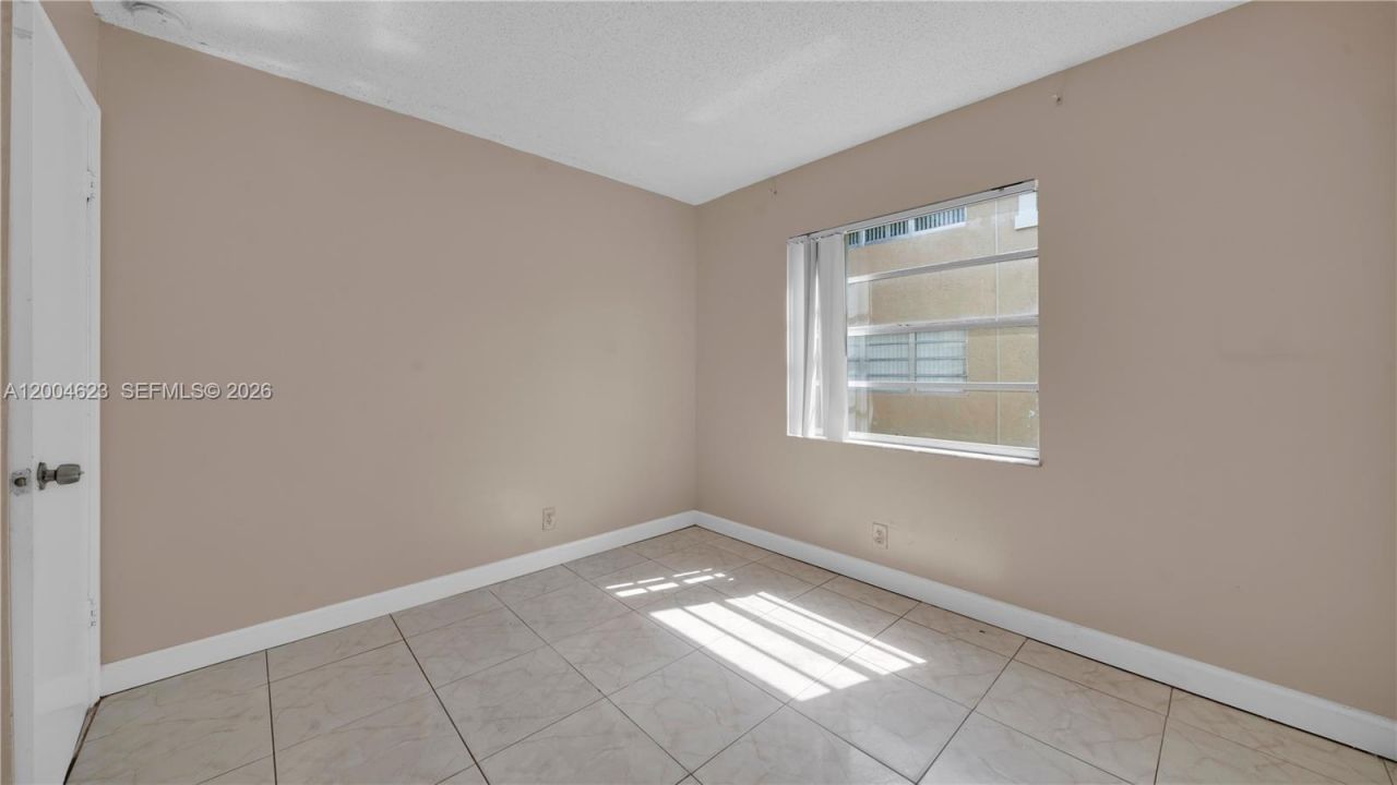 9964 Twin Lakes Dr , Unit 35-B, Coral Springs, FL 33071 Photo