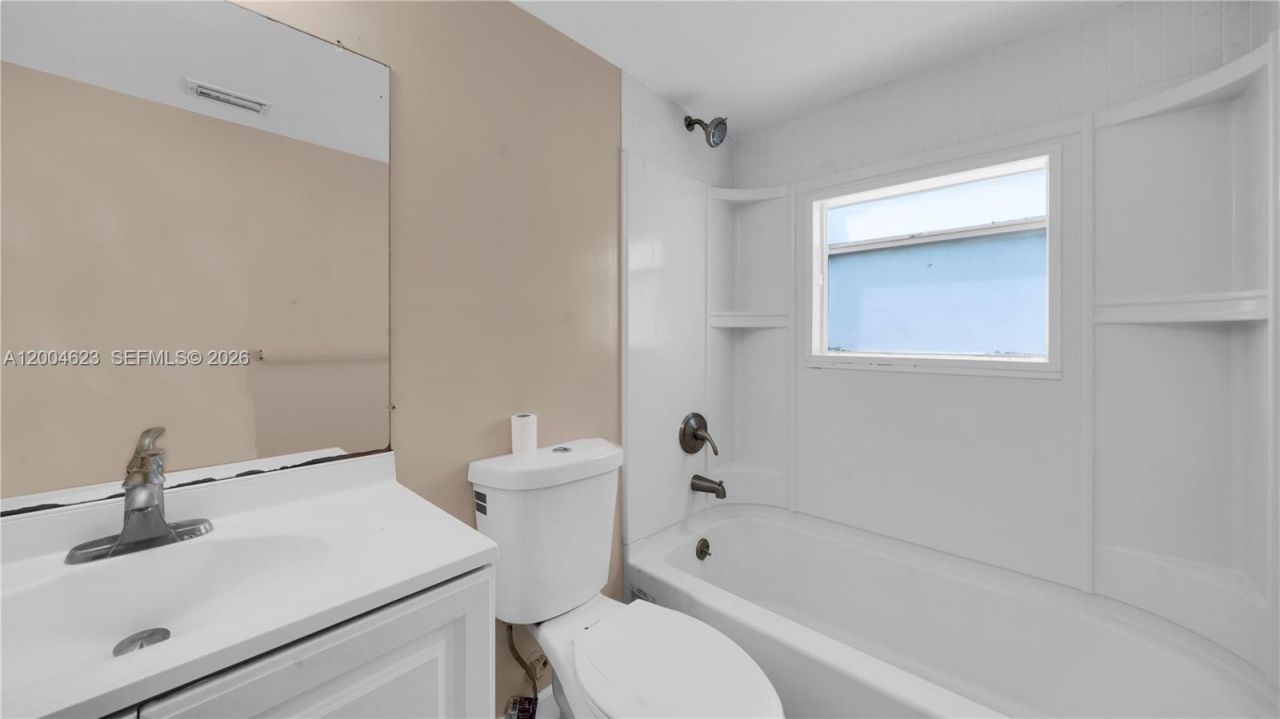 9964 Twin Lakes Dr , Unit 35-B, Coral Springs, FL 33071 Photo