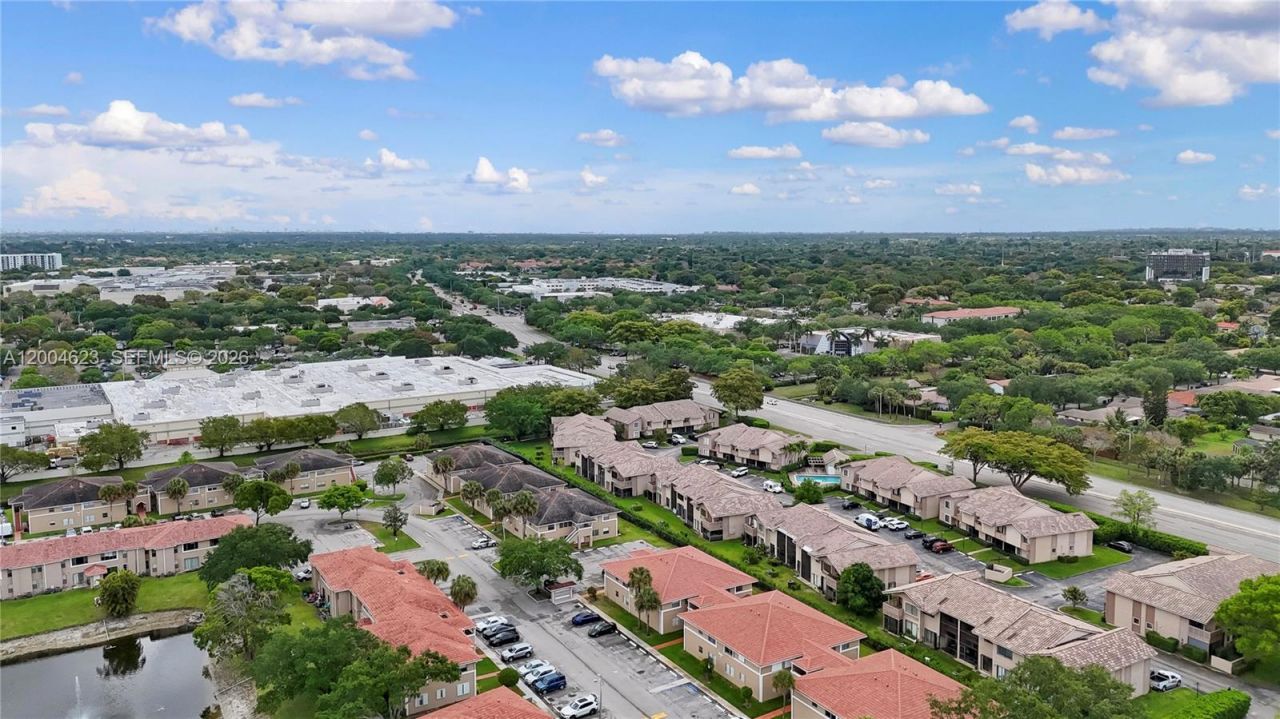 9964 Twin Lakes Dr , Unit 35-B, Coral Springs, FL 33071 Photo