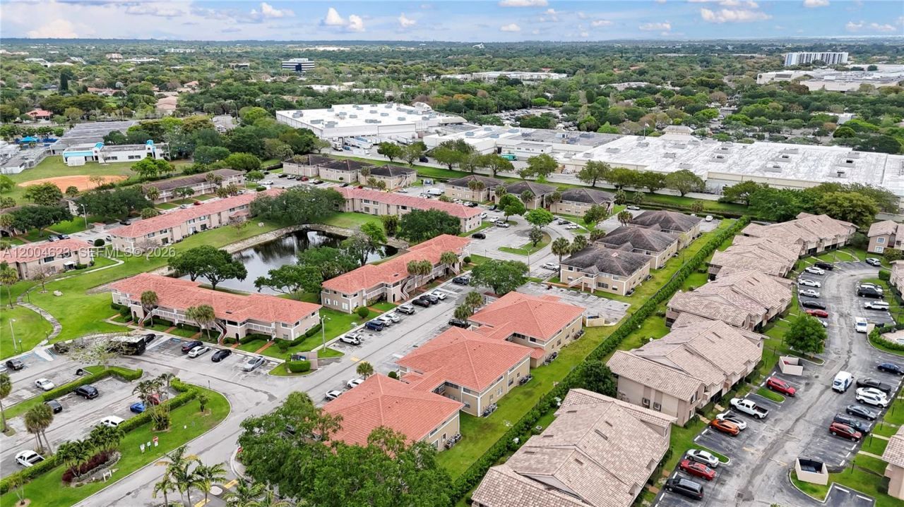 9964 Twin Lakes Dr , Unit 35-B, Coral Springs, FL 33071 Photo