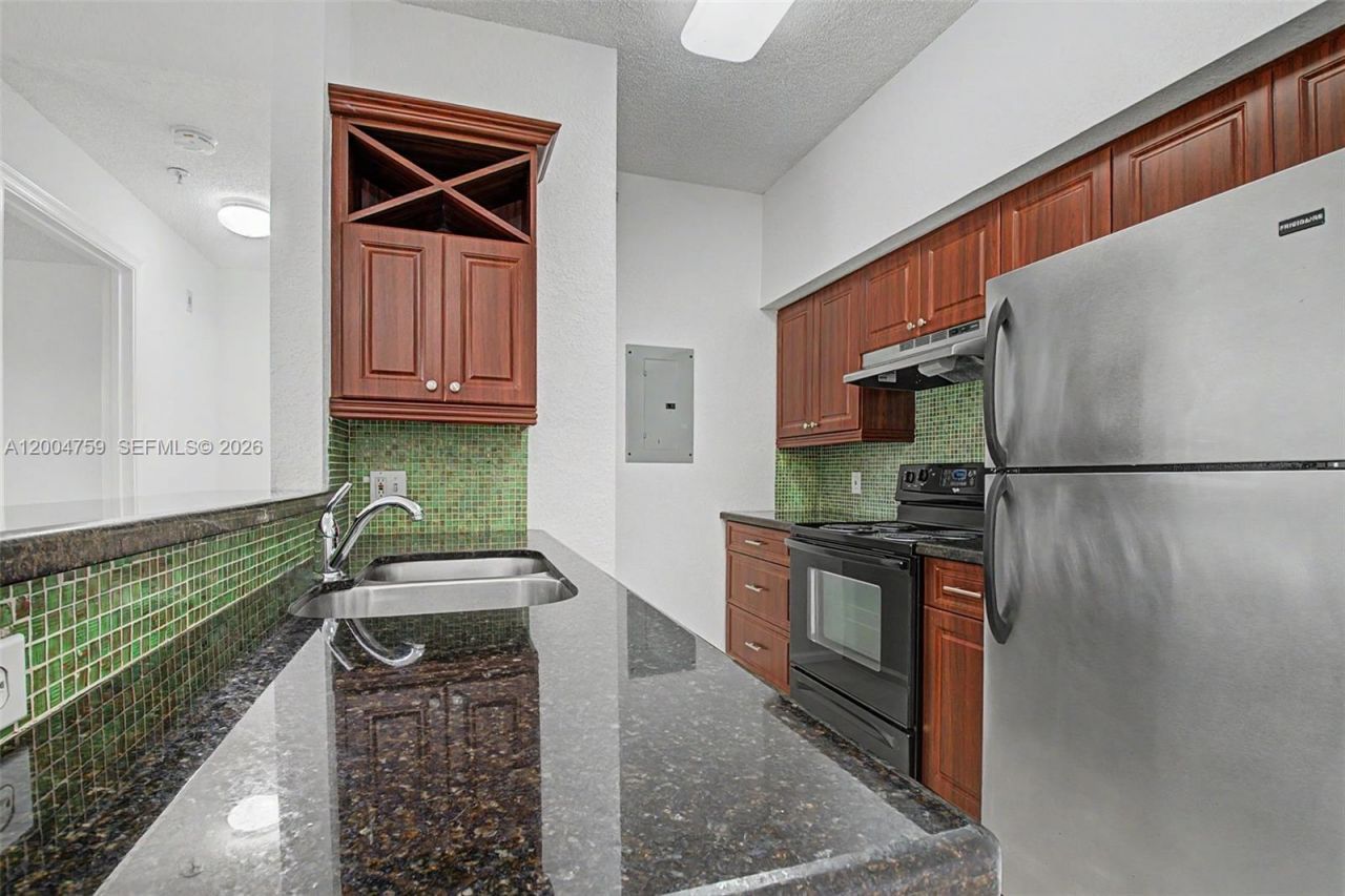 7000 SW 80th St , Unit 405, Miami, FL 33143 Photo