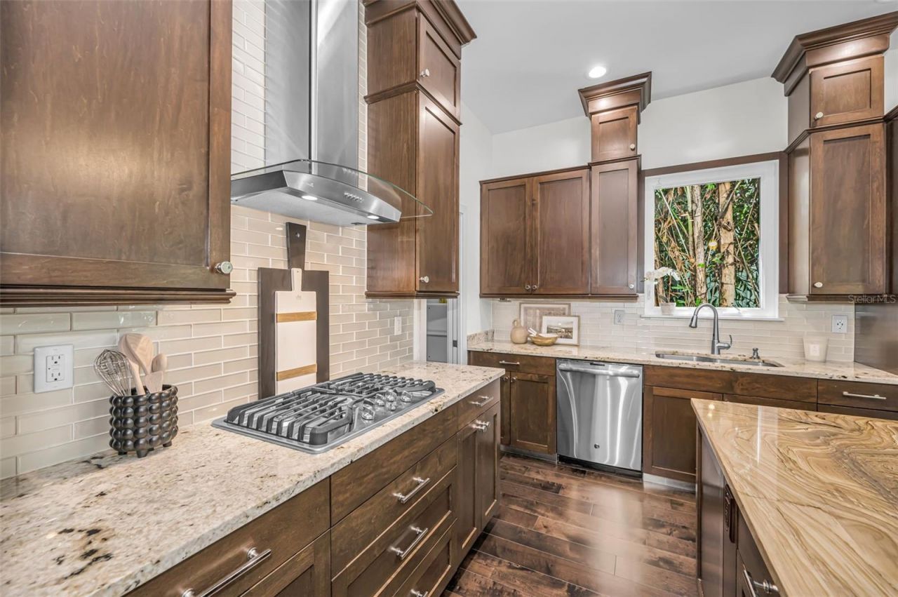 1710 Brightwaters Boulevard Ne, Saint Petersburg, FL 33704 Photo