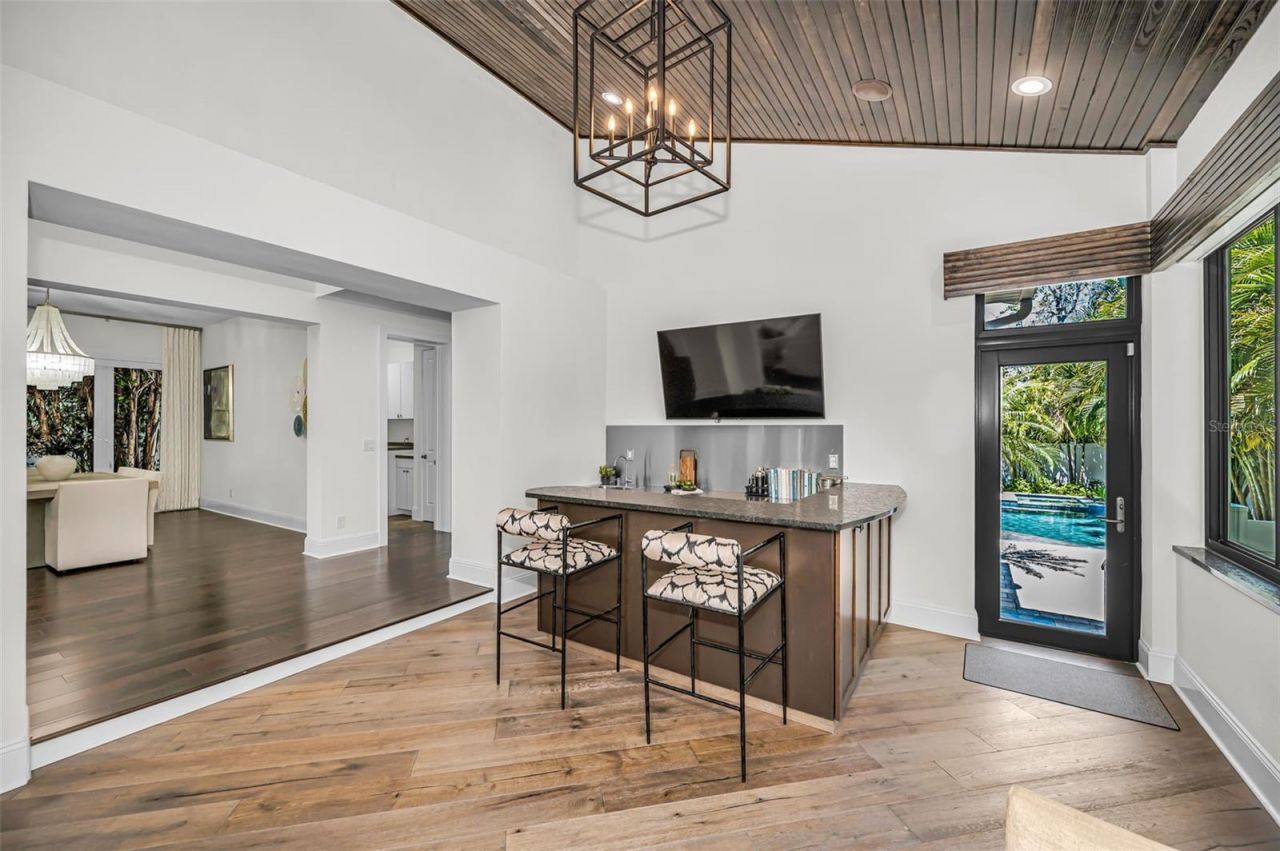 1710 Brightwaters Boulevard Ne, Saint Petersburg, FL 33704 Photo