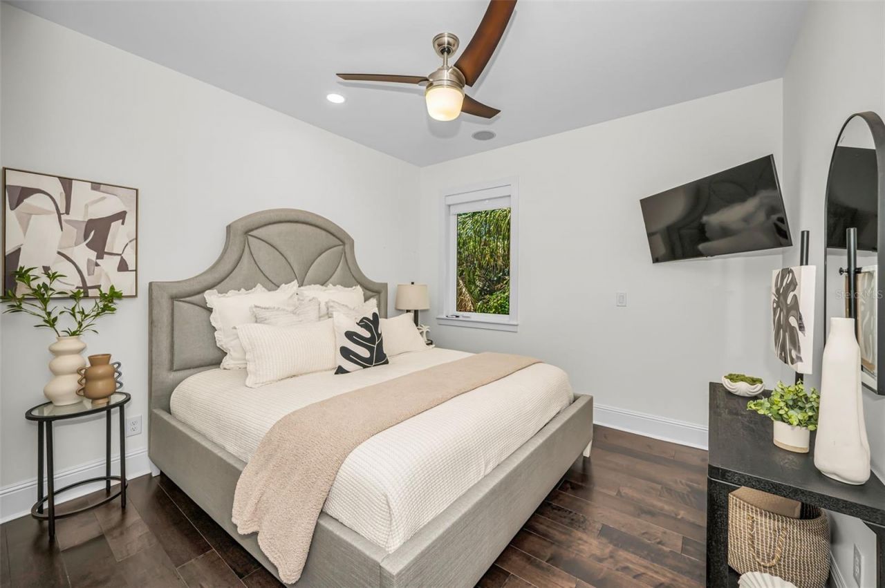1710 Brightwaters Boulevard Ne, Saint Petersburg, FL 33704 Photo