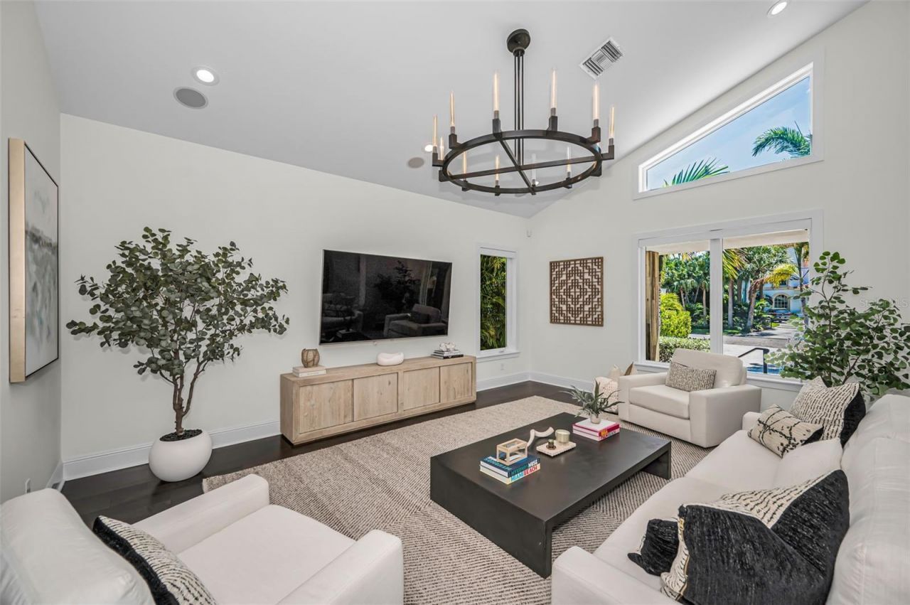 1710 Brightwaters Boulevard Ne, Saint Petersburg, FL 33704 Photo