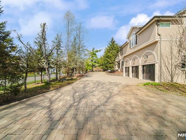 74 Sherwood Road, NORWOOD, NJ 07648