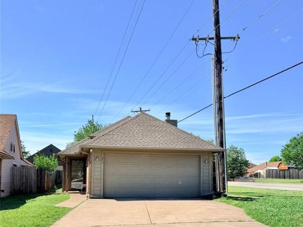 800 NE 17th Court, Moore, OK 73160