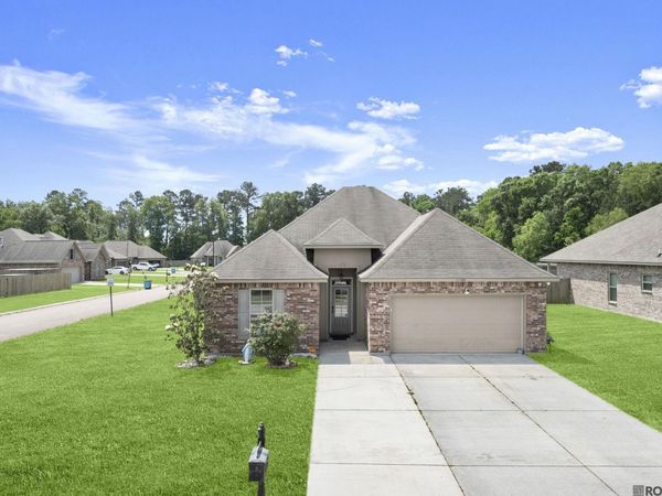 23369 Mango Dr, Denham Springs, LA 70726