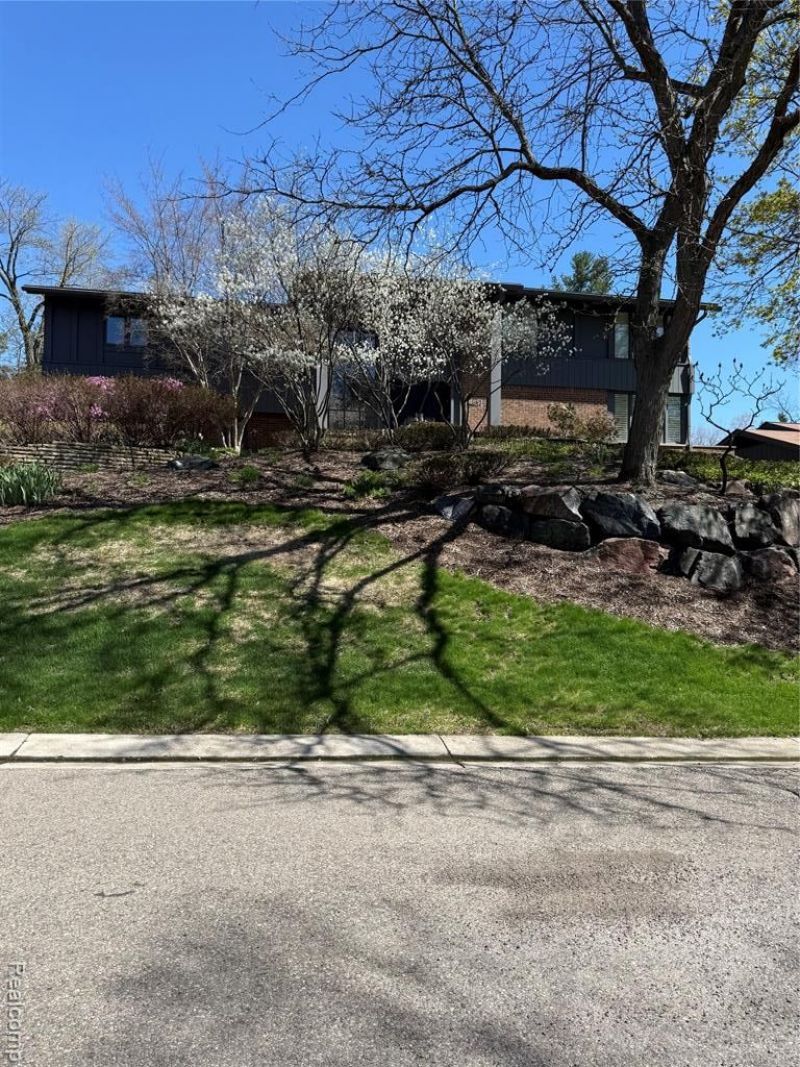 4651 Rolling Ridge Road, West Bloomfield Township, MI 48323 Main Photo