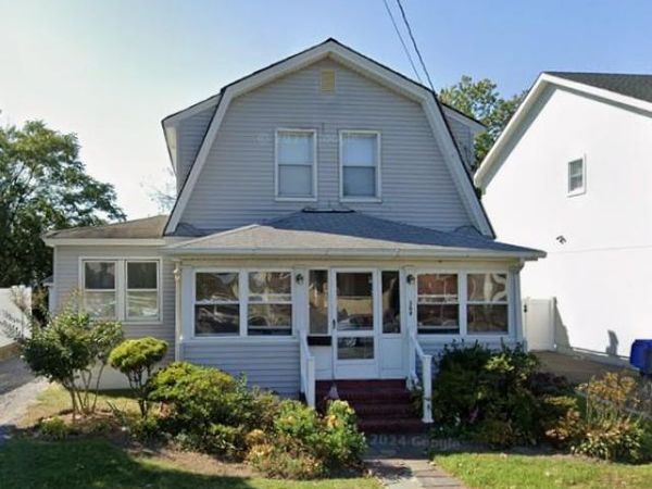 309 Franklin Avenue , Hewlett, NY 11557