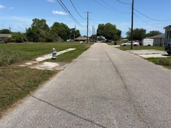 2301 WALKERS Lane , Meraux, LA 70075