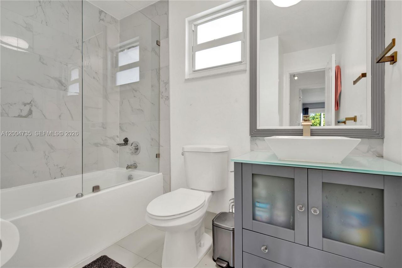 16070 SW 89th Ave Rd, Palmetto Bay, FL 33157 Photo