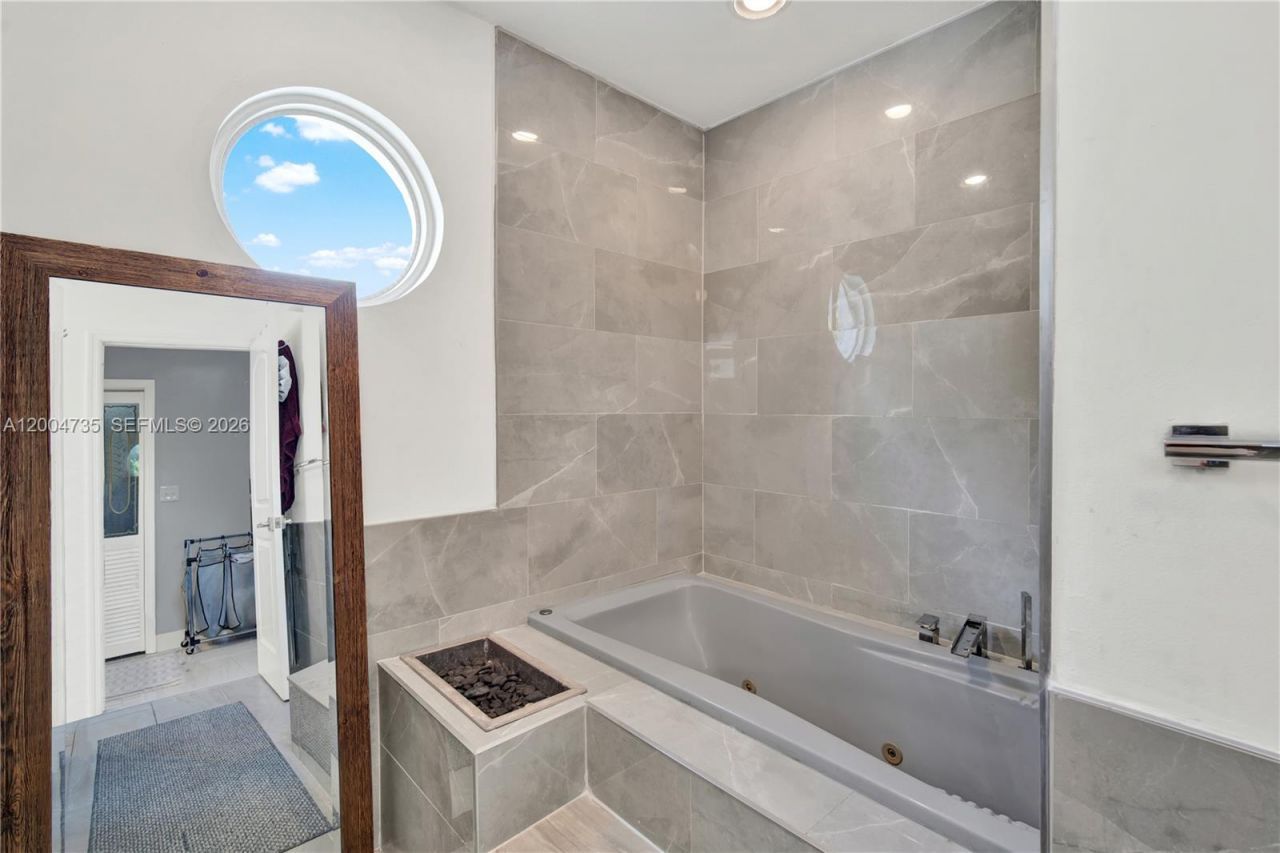 16070 SW 89th Ave Rd, Palmetto Bay, FL 33157 Photo