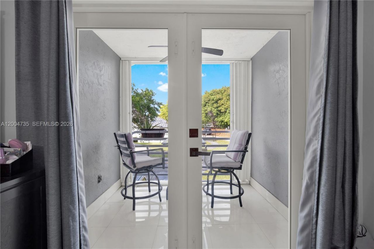 16070 SW 89th Ave Rd, Palmetto Bay, FL 33157 Photo