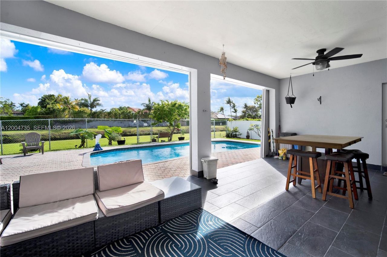 16070 SW 89th Ave Rd, Palmetto Bay, FL 33157 Photo