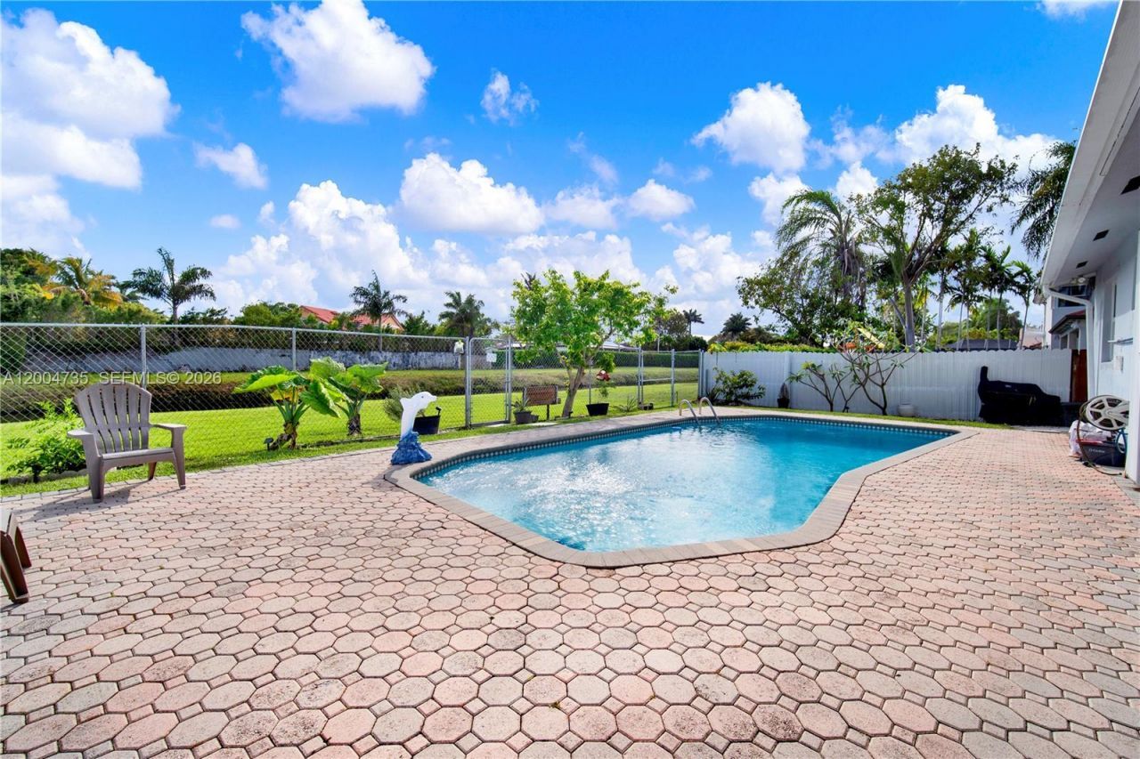 16070 SW 89th Ave Rd, Palmetto Bay, FL 33157 Photo