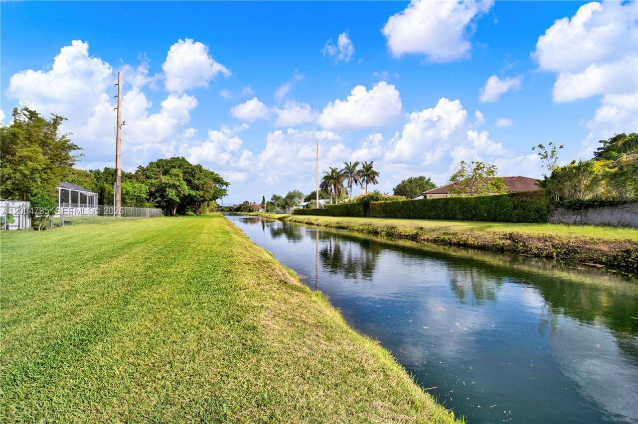 16070 SW 89th Ave Rd, Palmetto Bay, FL 33157 Photo