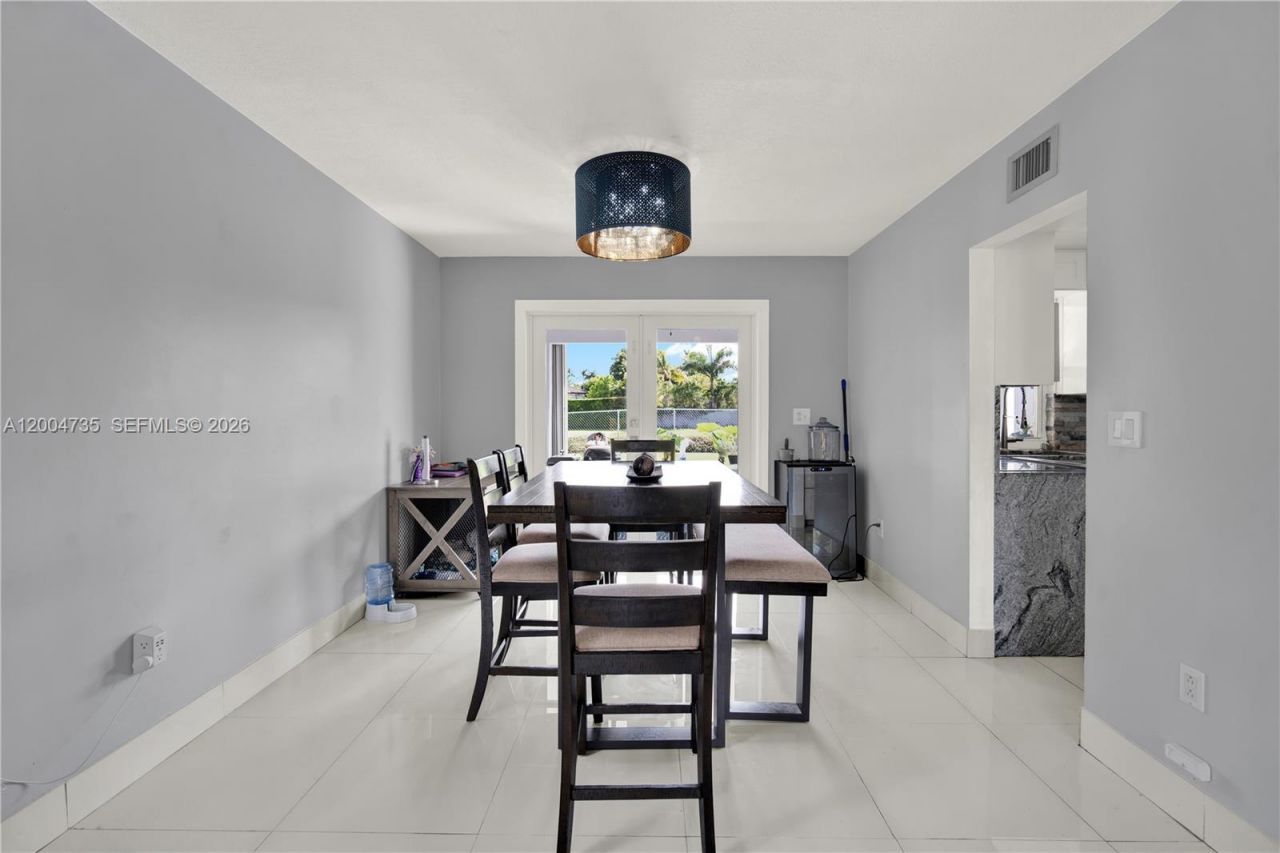 16070 SW 89th Ave Rd, Palmetto Bay, FL 33157 Photo